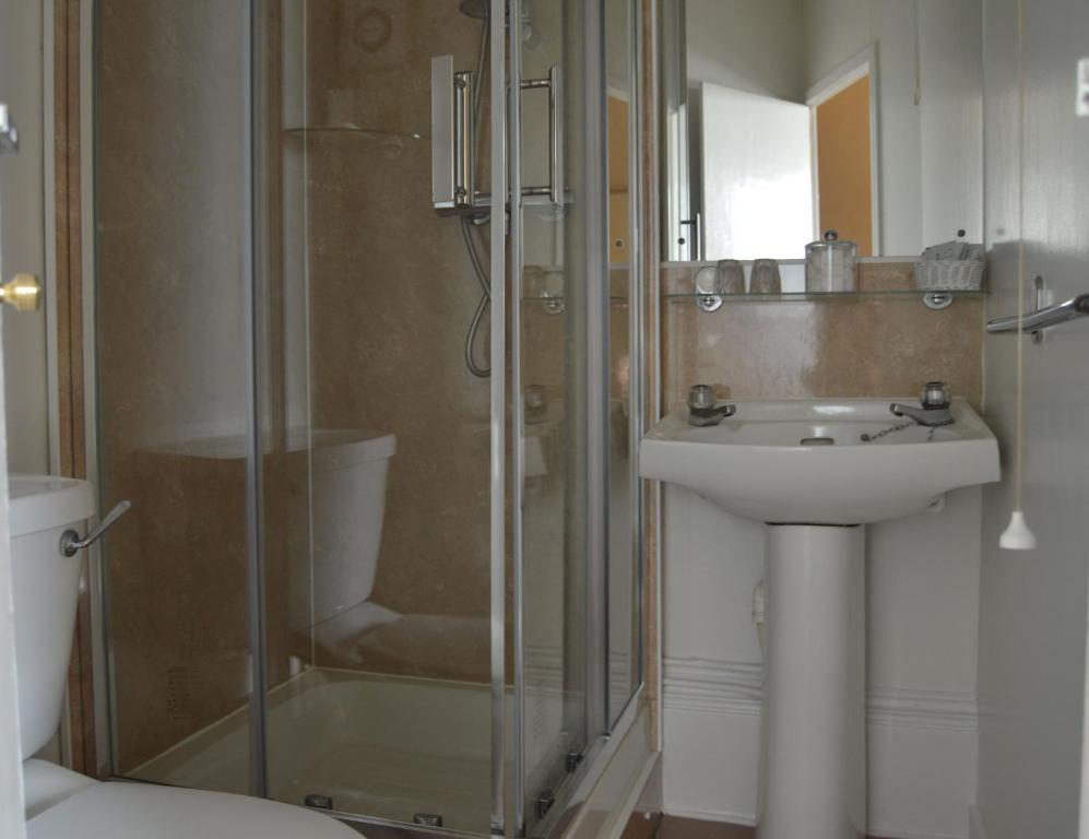 A-Haven Townhouse Hotel room 2
